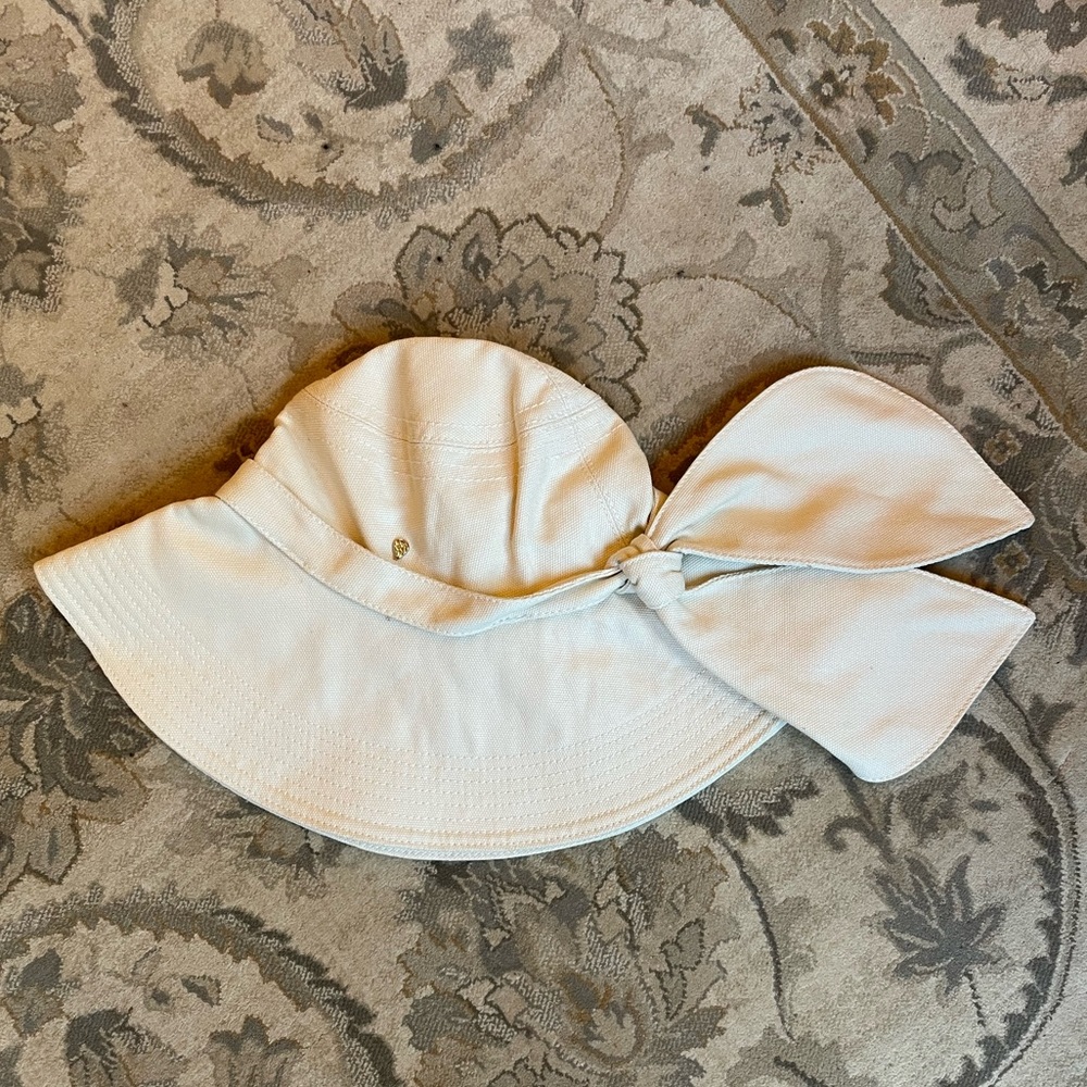 Helen Kaminski Hat with Bow beautiful light cream, upf 50+